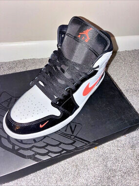 Jordan Air Jordan 1 Mid SE 'Court Purple/Bright Mango' SE White & Black